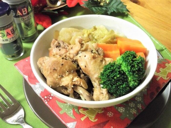 クリスマスに♪圧力鍋で!手羽元と白菜のローリエ醤油煮込み