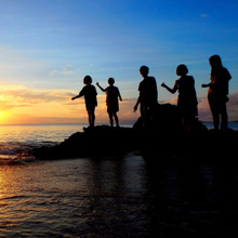 ブームの兆し!?子どもの卒業を旅先で家族と祝う「卒業記念家族旅行」の実態とは?