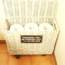 トイレットペーパー収納にリメイク★水洗いOKで綺麗に保つ