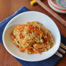 ピリ辛であとひく美味しさ!切り干し大根とさつま揚げのピリ辛炒め