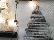 ダイソーのランチョンマットde壁面アート風X'masツリーをDIY