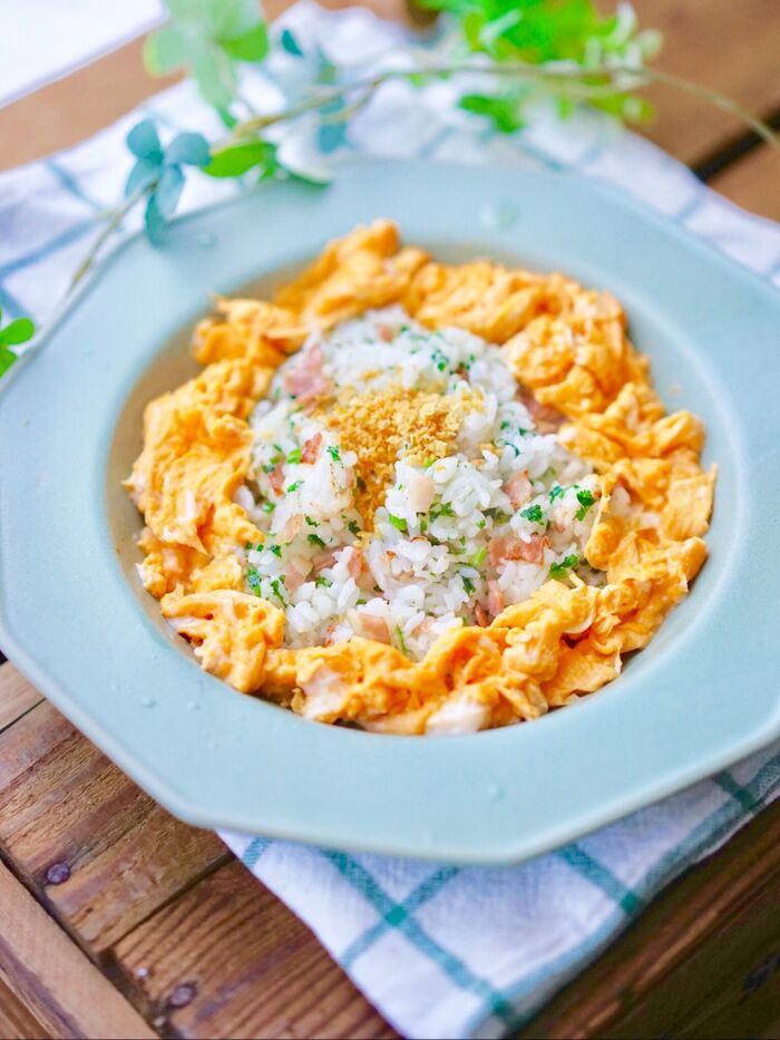 パパっと簡単!いつもの炒飯を華やかに「3色彩り炒飯」