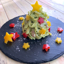 クリスマスに子供と一緒に盛り付け♪クリーム春菊のフィットチーネ