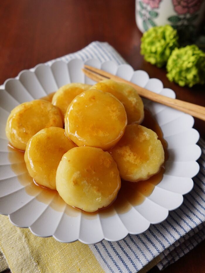 素朴で優しいおやつ♡もっちり芋もちのみたらしあん