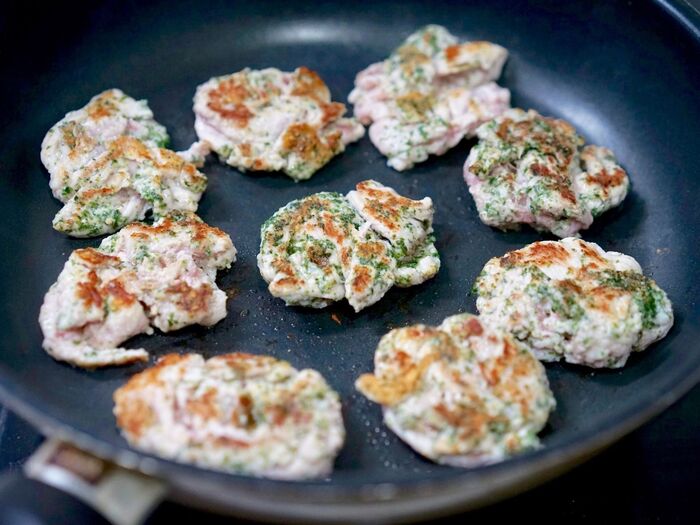 裏返してもう片面も焼きます