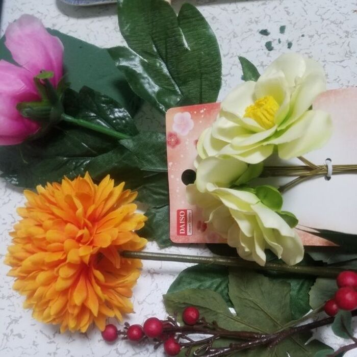 100均造花たちでアレンジ