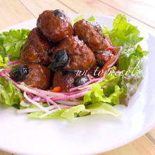 【おせちリメイク】むくみ予防効果に☆黒豆煮肉団子~甘酢あんかけ~