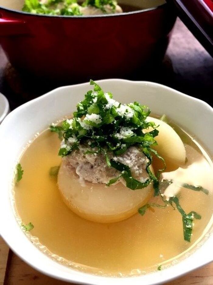 ほっこりと優しいお味!!肉詰めカブのスープ煮