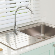 シンクの水垢が気になる!その防止方法と掃除の仕方とは