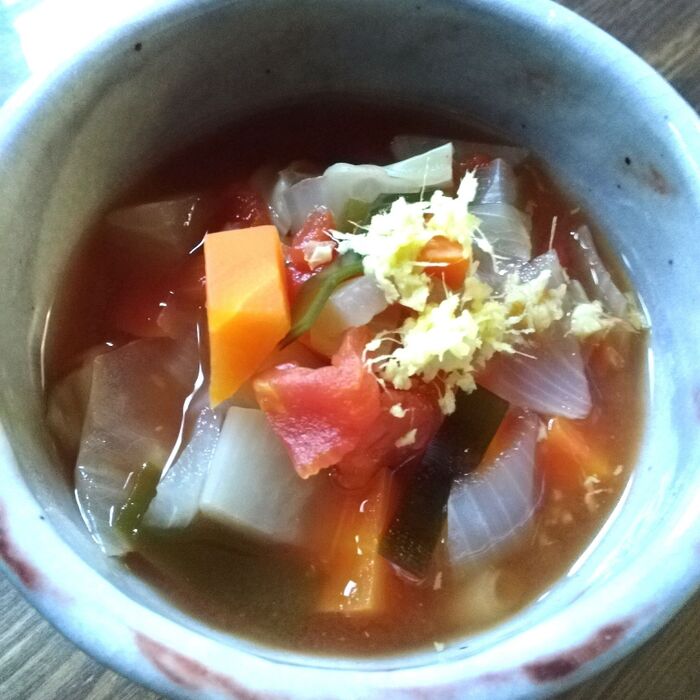 ポカポカ美肌♡野菜たっぷり煮るだけ簡単☆デトックス野菜スープ