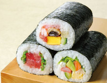 恵方巻で美味しく福を招こう♪正しい食べ方&2018年オススメ商品