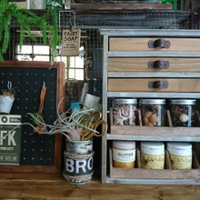 【100均リメイク】セリアのボックスを引き出しに!アンティークミニシェルフをDIY☆