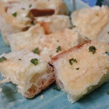 バゲットが半端な量残ったら♪ コロコロバゲットのチーズ焼き