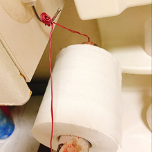 キッチンペーパーの芯で簡単ホルダー♬