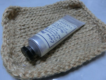 かぎ針で編むだけ☆ 百均の麻ひもでミニトレイ