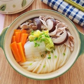 鍋うどんでぽっかぽか!「白菜と豚肉のコンソメ鍋うどん」