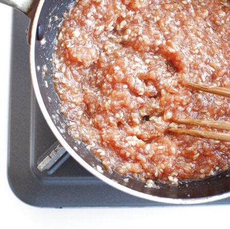 鶏そぼろを作ります