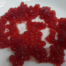 "いくらの様な、つぶ苺" 分子調理(モルキュラー・クッキング)