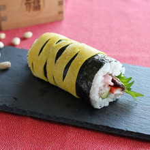 鬼のパンツ柄!いわし蒲焼き缶の恵方巻の作り方