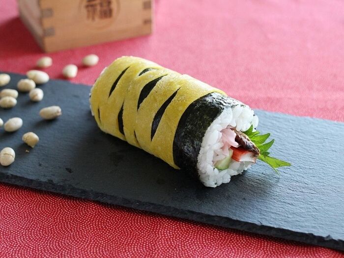 鬼のパンツ柄!いわし蒲焼き缶の恵方巻の作り方
