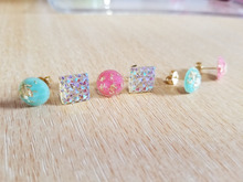 貼るだけ簡単!100均材料で誰でも作れるピアス♥