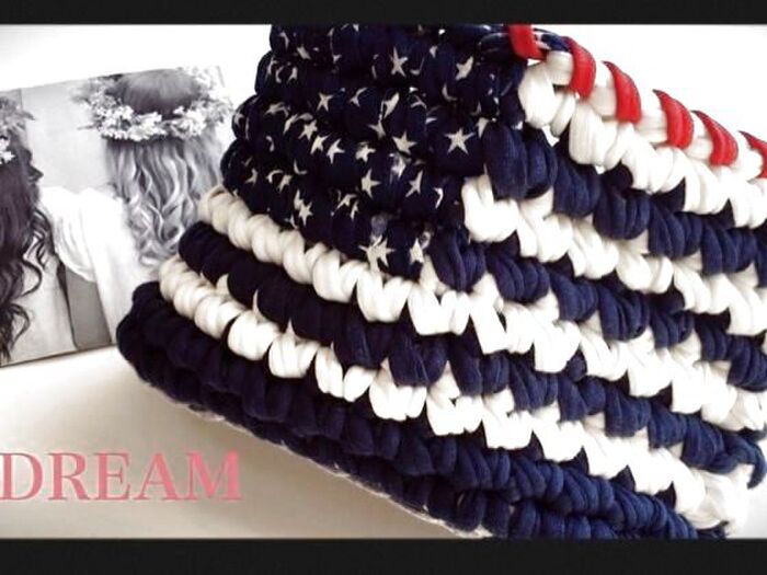 ダイソーのTシャツヤーンで人気の星条旗ポーチ