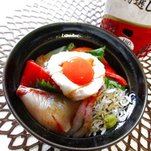 釜揚げしらす&華やか海鮮をダブル卵でTKG~♪