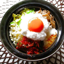 なにわのTKGランチ~♪(キムチのせたお好み焼き風)