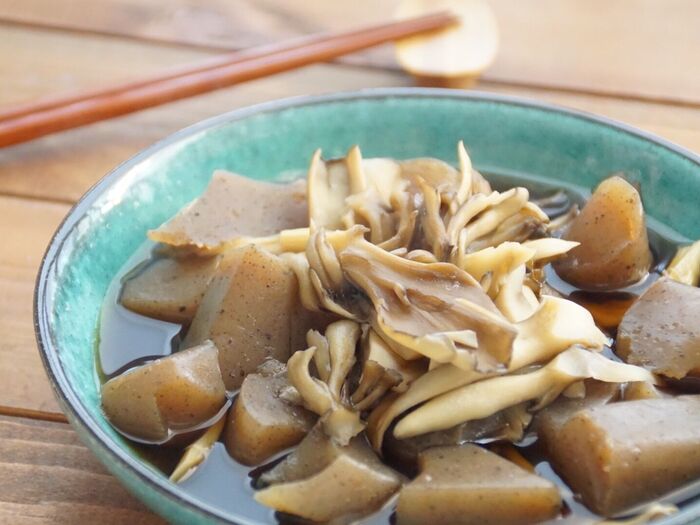 食べ過ぎても太らない!こんにゃくと舞茸の煮物