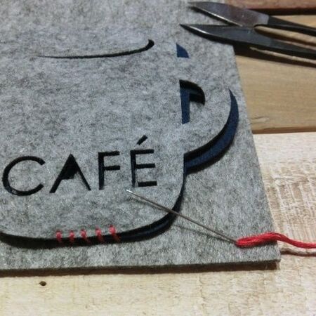 刺繍糸はアクセントカラーで♪