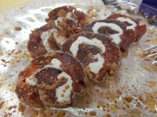 冷凍したままスライスして♪ 干し柿のクリームチーズ巻き