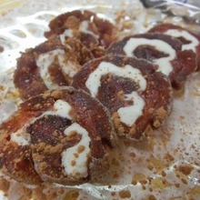 冷凍したままスライスして♪ 干し柿のクリームチーズ巻き