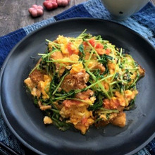 白いご飯が止まらない~豆苗と厚揚げの明太卵とじ