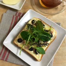 レンチンホワイトソースで簡単♩ツナとオリーブのオープンサンド