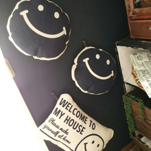 【100均リメイク】壁面収納できるスマイル柄クッション