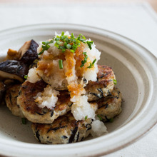 栄養満点!ひじきと豆腐のミニハンバーグ