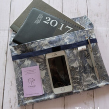 必要なものがぜーんぶ持ち歩ける「便利な手帳ポーチ」