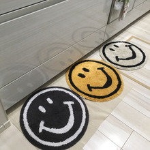 300円でおうちの中をニコニコに大変身‼︎ニコちゃんのインテリアマット