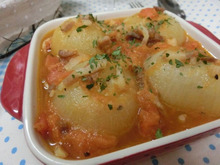 炊飯器に入れたらスイッチ押すだけ☆ 簡単なのに美味しすぎる丸ごと玉ねぎのスープ煮