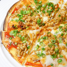 トースターで4分!包丁いらずde味抜群!!「洋風納豆ピザ」