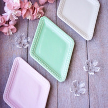 ひな祭りにピッタリ☆3色ひし形プレートが100円(税抜)お買い得