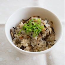 優しい味♡豚肉とひじきとごぼうの炊きこみおこわ