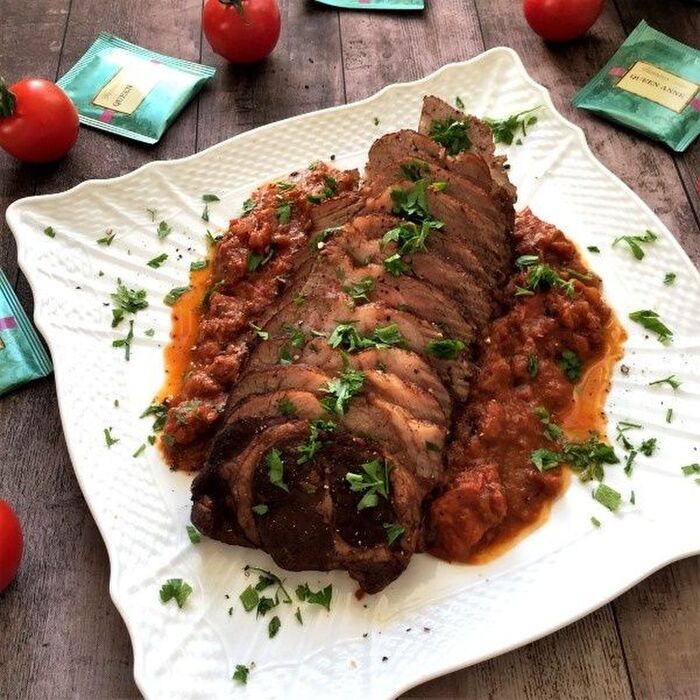 おもてなしにも最適!トマトと紅茶でしっとり柔らか豚肉煮込み
