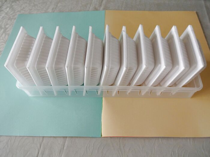 奥行が活用できる軽い収納グッズを選ぶ