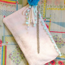 ファスナー付け無し!百均のクッション&メッシュケースでクラッチバッグ