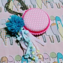 イヤフォンケースに布を貼るだけ!マカロンポーチ