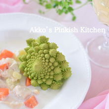 炊飯器でほったらかシチュー♡ロマネスコを飾ればオシャレ~♪