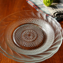 涼しげで上品な見た目に一目ぼれ!フリルガラスプレート