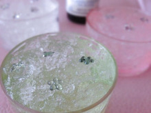 香りと色に癒される☆ 保冷剤でパステルカラーの芳香剤