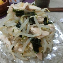 鶏むねともやしでしみうま♪ 蒸し鶏ともやしの中華サラダ